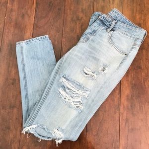Light Wash Ripped Tomgirl Jeans